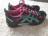 Sportschuhe von Asics selten getragen Hessen - Neuental Vorschau