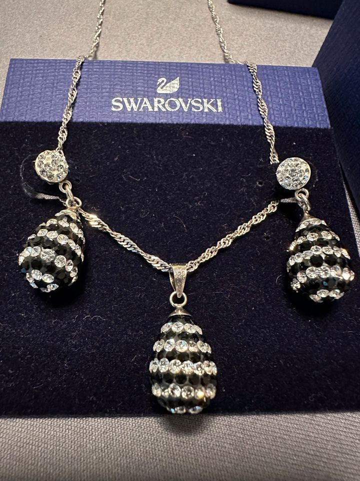 Original Swarovski Schmuckset Kette Ohrringe Tropfen neuw. in Bad Bederkesa