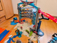 HotWheels Garage, Looping, Motor, viel Zubehör Hot Wheels Nordrhein-Westfalen - Oberhausen Vorschau