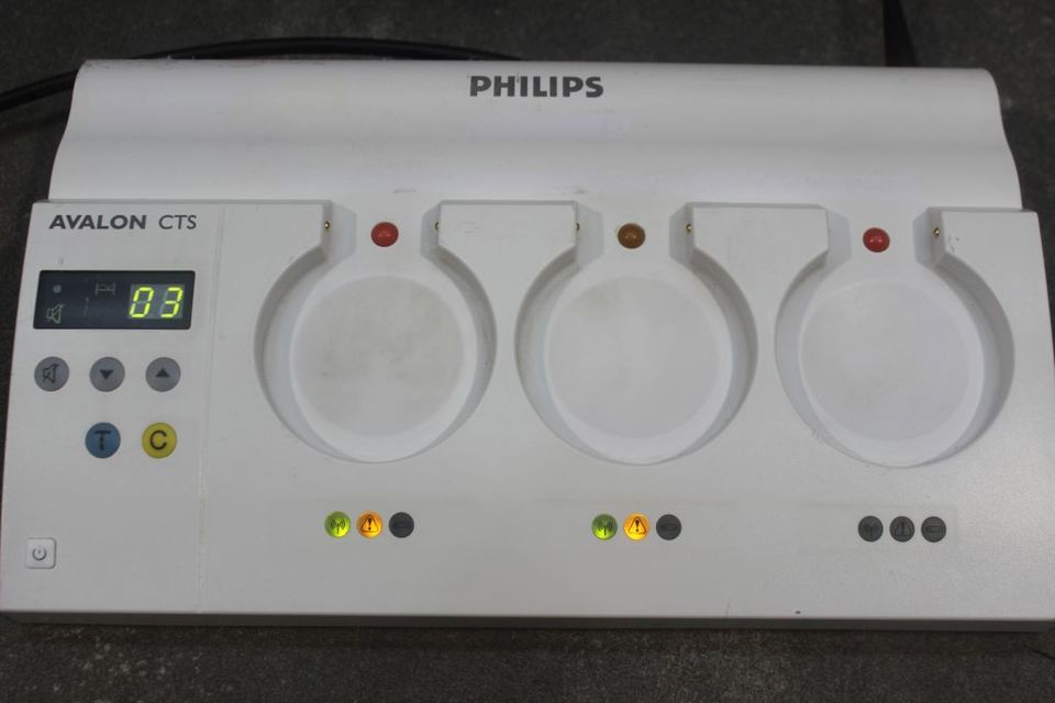 Philips Avalos CTS M2720A Ladegerät 42870 in Dinslaken