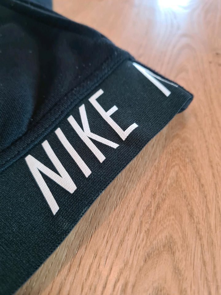 Nike Dry Fit  Sweatjacke | Hoodie | Pullover Gr. 128 - 134 - 140 in Wieseth