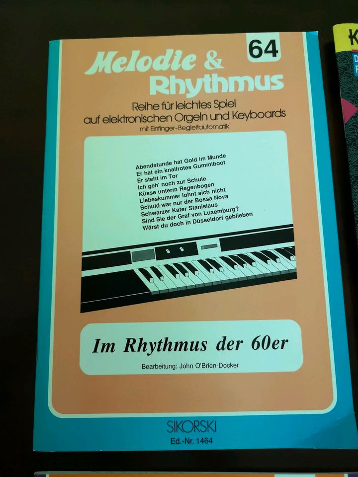 6x Notenhefte für Keyboard und Klavier in Barsbüttel