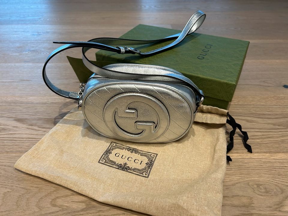 Gucci Tasche in Silber in Baesweiler