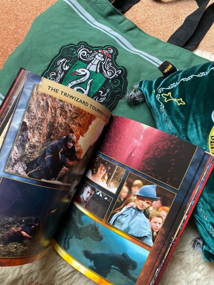 Harry Potter Slytherin Tasche Kissen Buch alles unbenutzt in Hamburg