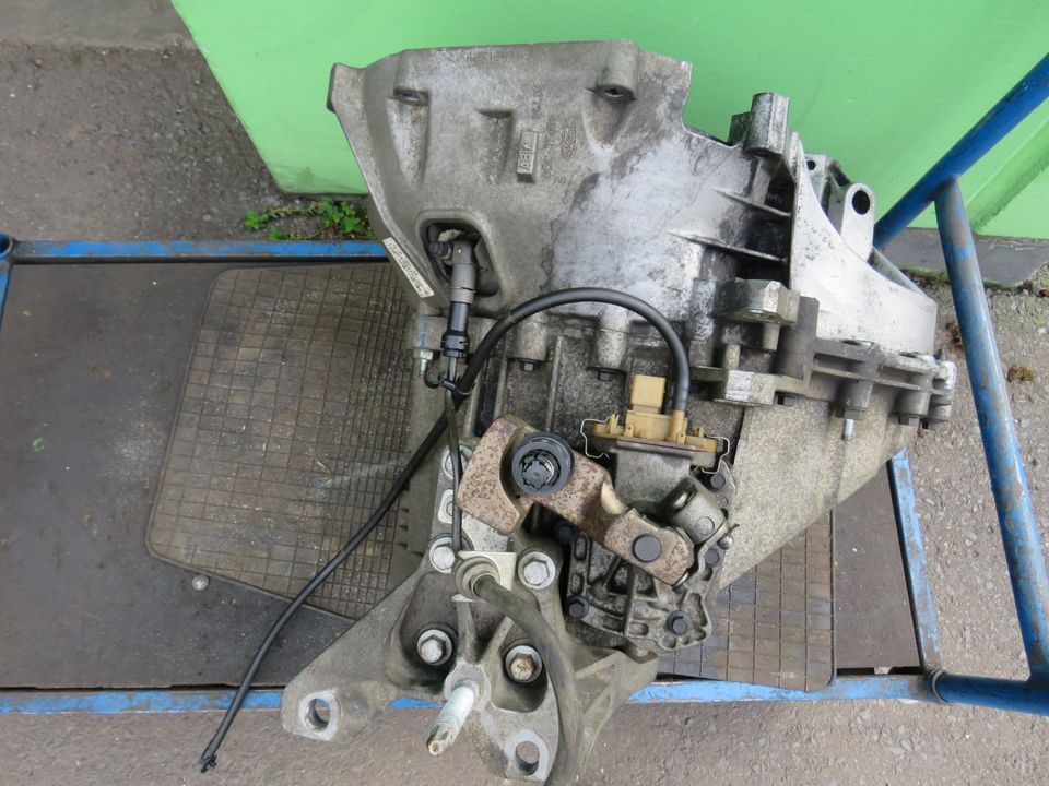 5-Gang Schaltgetriebe Ford Transit 2.2 TDCI 6C1R 7002 AB defekt in Andernach
