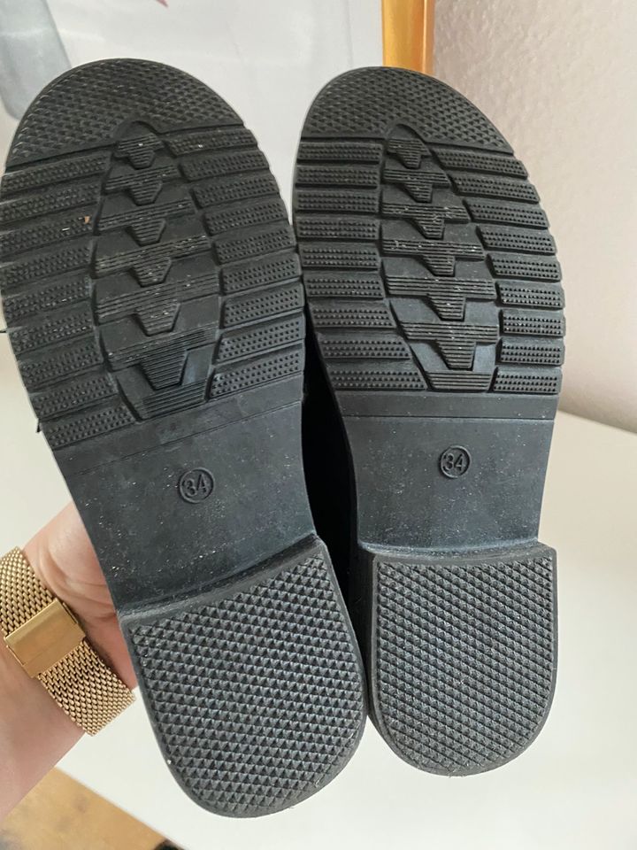 Gr.34 NEU Slipper mit Rüsschen schwarz in Herford