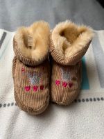 Baby kuschelige Winter  Schuhe  Stiefel Kord braun mit Krone Brandenburg - Dallgow Vorschau