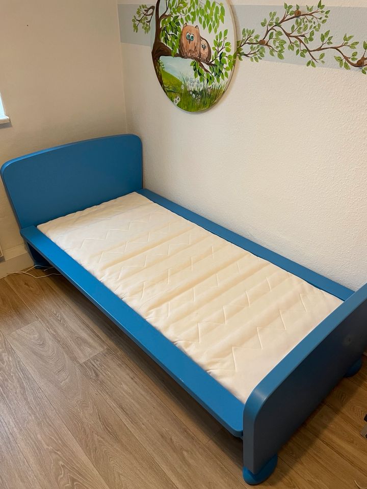 Kinderbett Mammut Ikea blau in Dresden