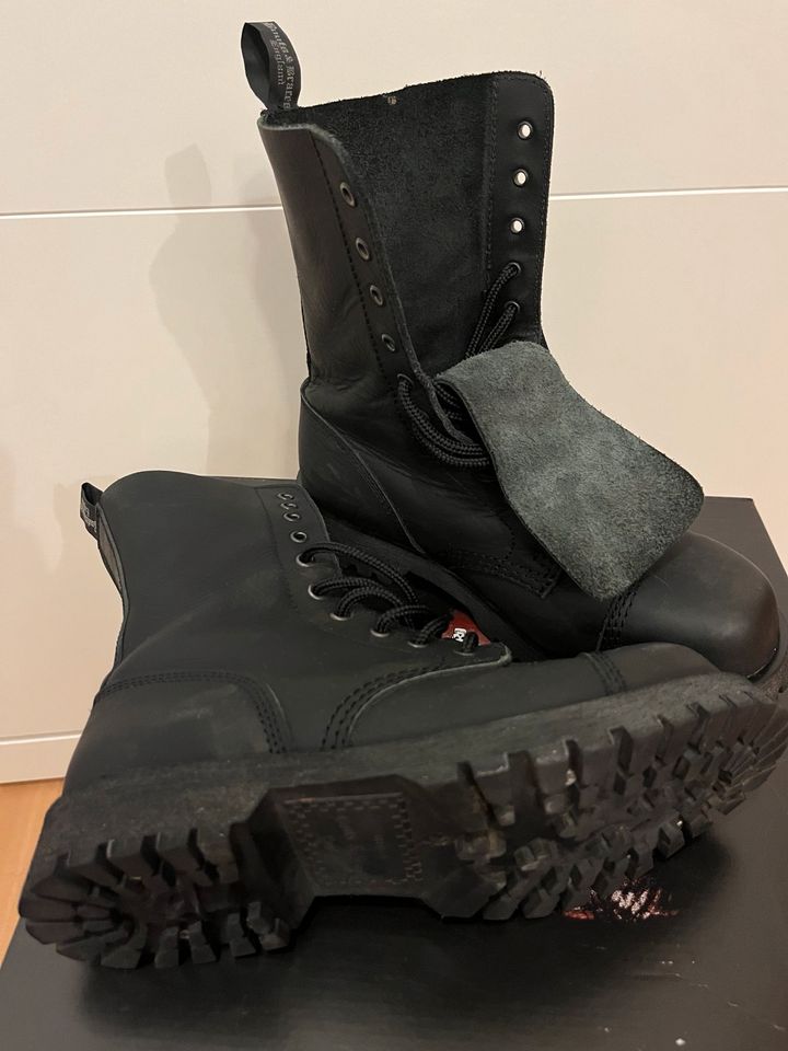 Stiefel Boots & Braces schwarz matt Gr. 38 in Leipzig