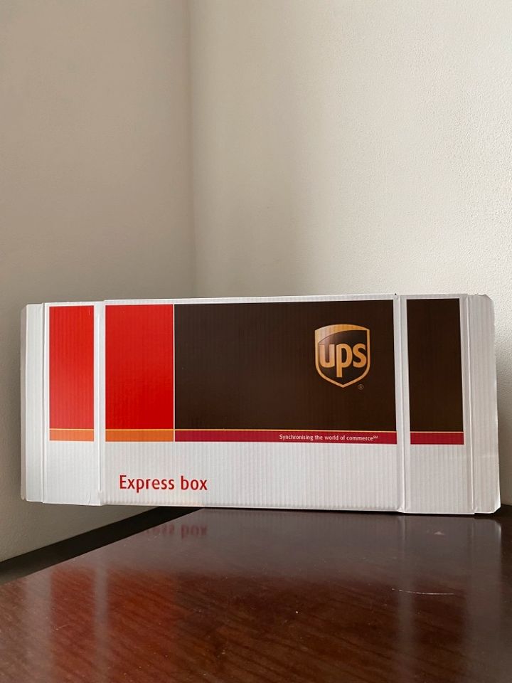 Ups 2024 express box