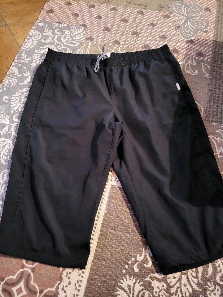 Hose von Reebok gr.2XL in Stephanskirchen