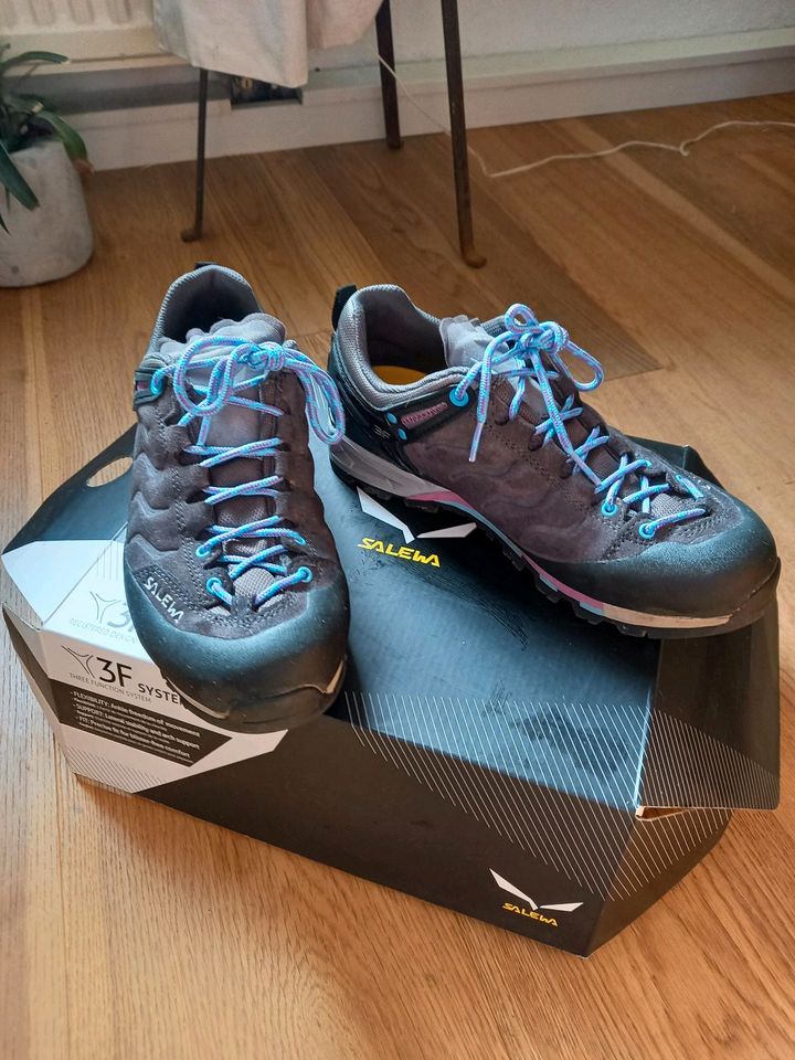 Salewa, Wanderschuhe, Gr. 38,5 in Kaufbeuren