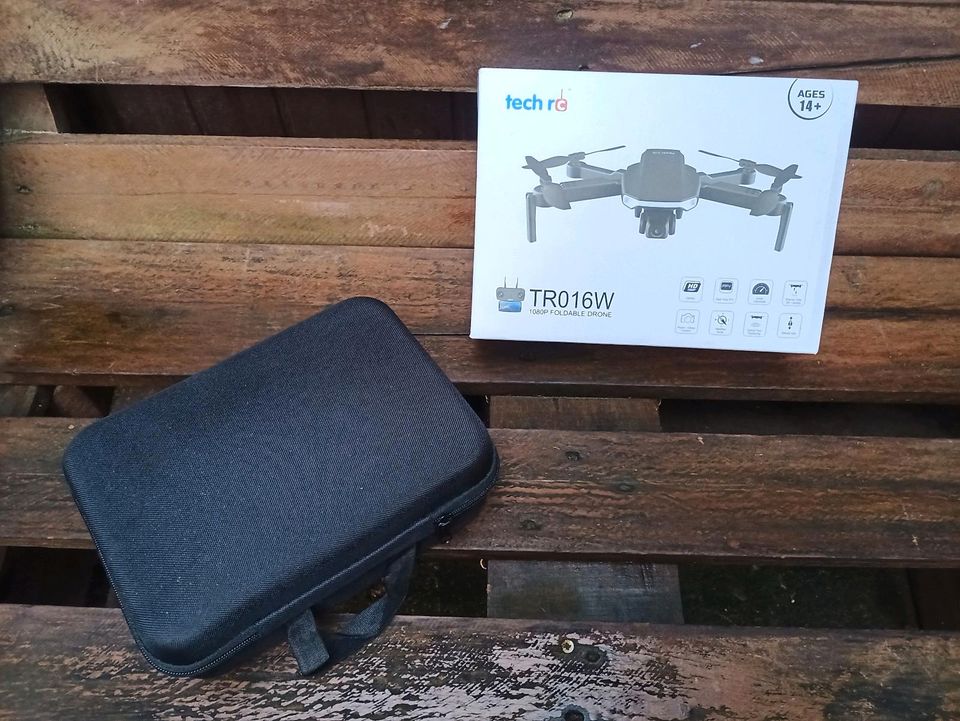 Tr016w Kamera Drohne, HD 1080p 2 Akkus mit Tasche in Bruchköbel