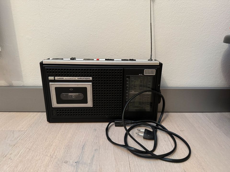 Grundig C2500 Kofferradio Kassette Radio in Zschorlau