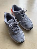 Nike-Turnschuhe, Gr. 37,5, grau Bayern - Schwarzenbruck Vorschau