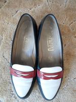 Blaue Schuhe mit rot und weiß Lübeck - Moisling Vorschau
