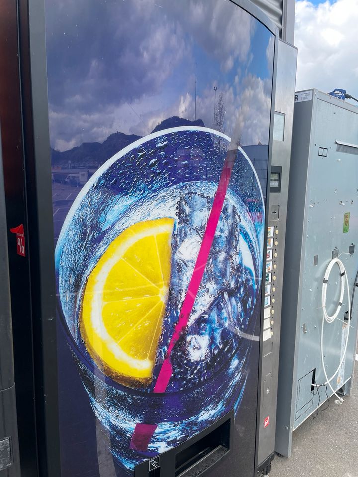 Snack-, Getränke- und Kaffee Automat in Jena