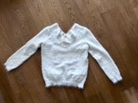 Flauschiger Pullover in weiß Größe M München - Allach-Untermenzing Vorschau