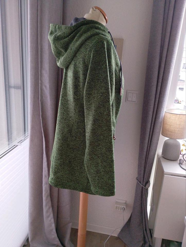 tolle lange Strickjacke mit Kapuze Gr. 44/46 grün - schwarz in Lübeck