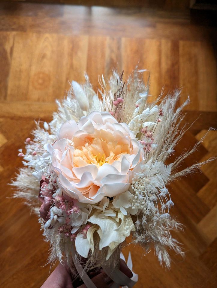 Trockenblumenstrauß, Haarkranz, Buttonniere Hochzeit Brautstrauß in Köln