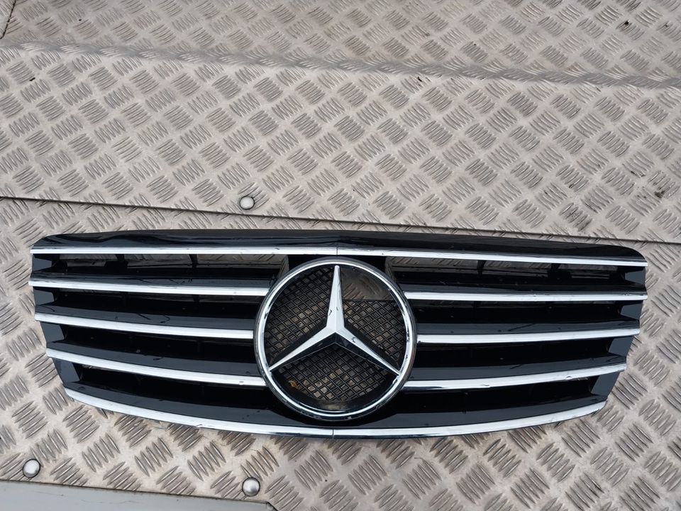 MERCEDES BENZ S 600 55 500 320 —KÜHLERGRİLL in Mühlacker