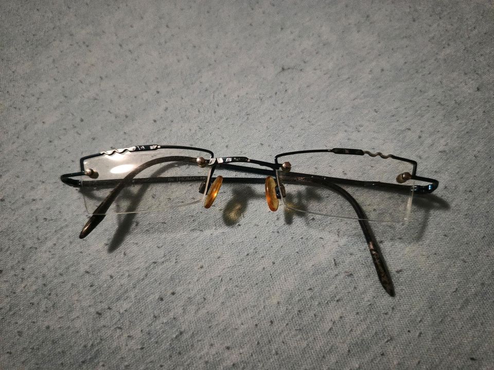 ❤️ TOP ❤️Neues Brillengestell vom Optiker in Losheim am See