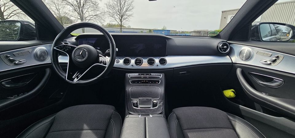 Mercedes E300 de Avantgarde HYBRID SSD AHK Burmester LED DISTR in Coesfeld