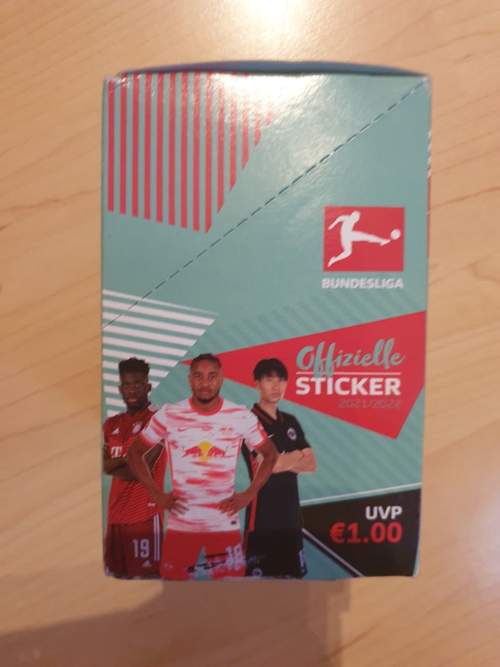 Topps Fußball Bundesliga 2021/22 "Sticker" (2021) - 1 Display in Leipzig