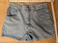 Kurze Jeanshose Damen Hotpants Gr. 40 von Jeffrey Femmes 100 % Ba Baden-Württemberg - Winterlingen Vorschau
