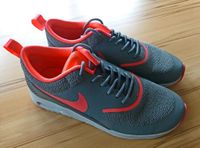 Nike Air Max Thea Grau-Koralle Gr. 37,5 neuwertig Nordrhein-Westfalen - Hilden Vorschau