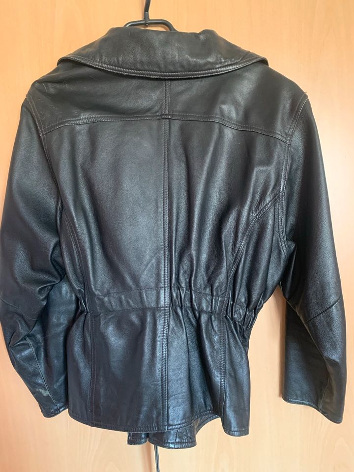 Damen Lederjacke Gr. 38 schwarz/ 80er/90er Jahre in Berlin