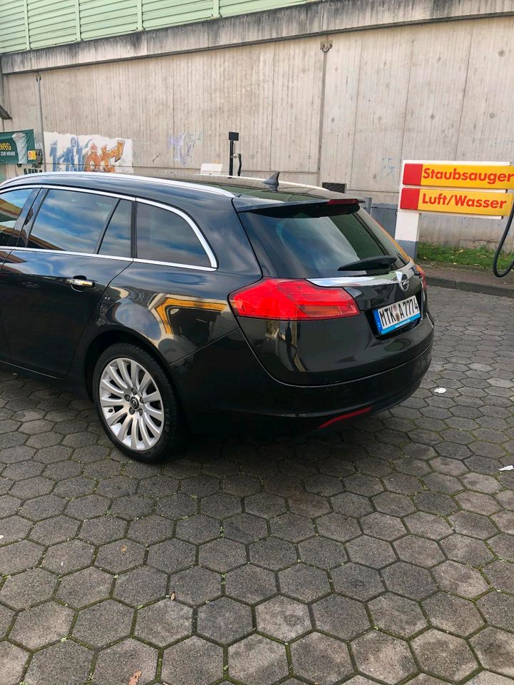 Opel insignia A SPORT TOURER in Frankfurt am Main