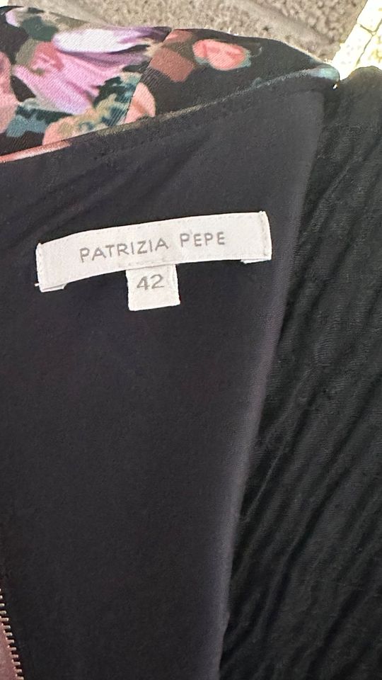 PATRIZIA PEPE 42 S /M Kleid Dress in Nickenich