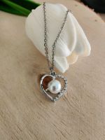 Perlenkette/Strass/ Edelstahl Halskette handgefertigt weiß/silber Nordrhein-Westfalen - Kerpen Vorschau