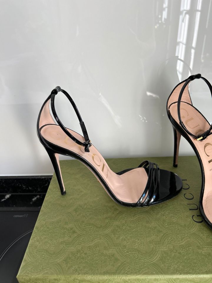 Traumhafte Gucci Schuhe Sandalen Highheels schwarz in Frankfurt am Main