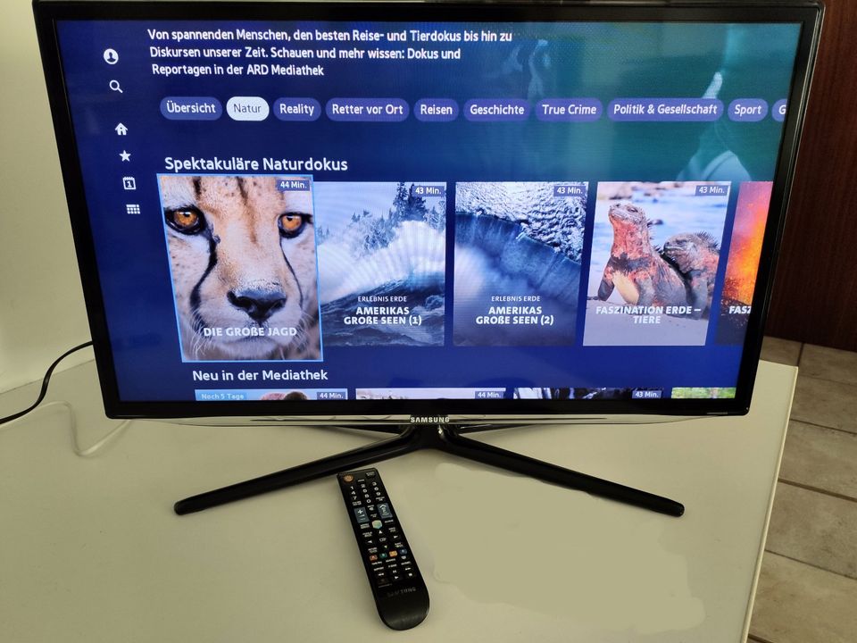 Samsung Smart TV UE32ES6300 neuwertig in Weilrod 