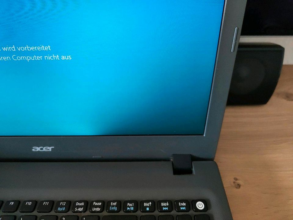 Laptop Acer Aspire E5-573 SSD 256GB kleine Macke in Aachen