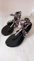 Sandalen Schuhe Fornarina schwarz silber Blumen 38 Hippie ibiza Frankfurt am Main - Hausen i. Frankfurt a. Main Vorschau