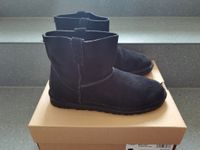 Stiefel Boots Mädchen Damen UGG Wildleder perforiert schwarz 38 Baden-Württemberg - Villingen-Schwenningen Vorschau