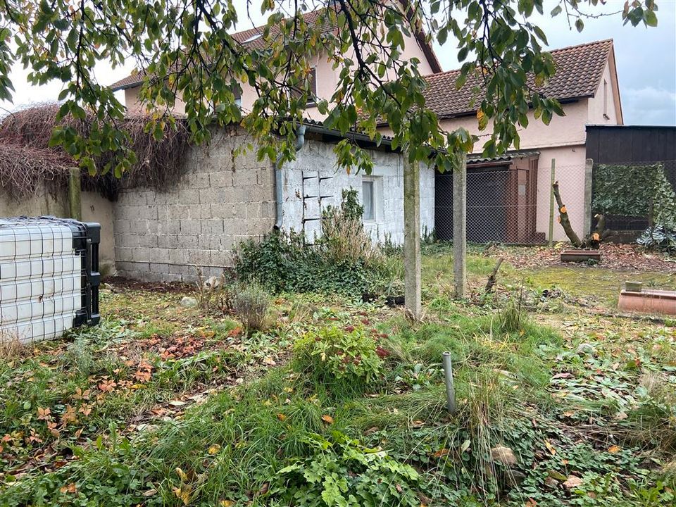 Geräumiges Zweifamilienhaus mit  großem Garten und Garage in Rheinmünster