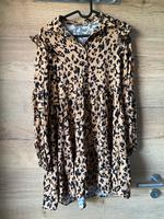 Stradivarius Kleid mit Leoparden Muster und Knöpfen S Bayern - Kranzberg Vorschau