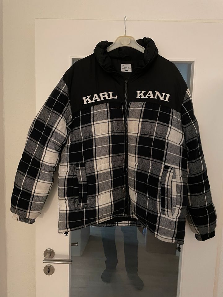 Karl Kani Winterjacke in Größe XL in Mölln