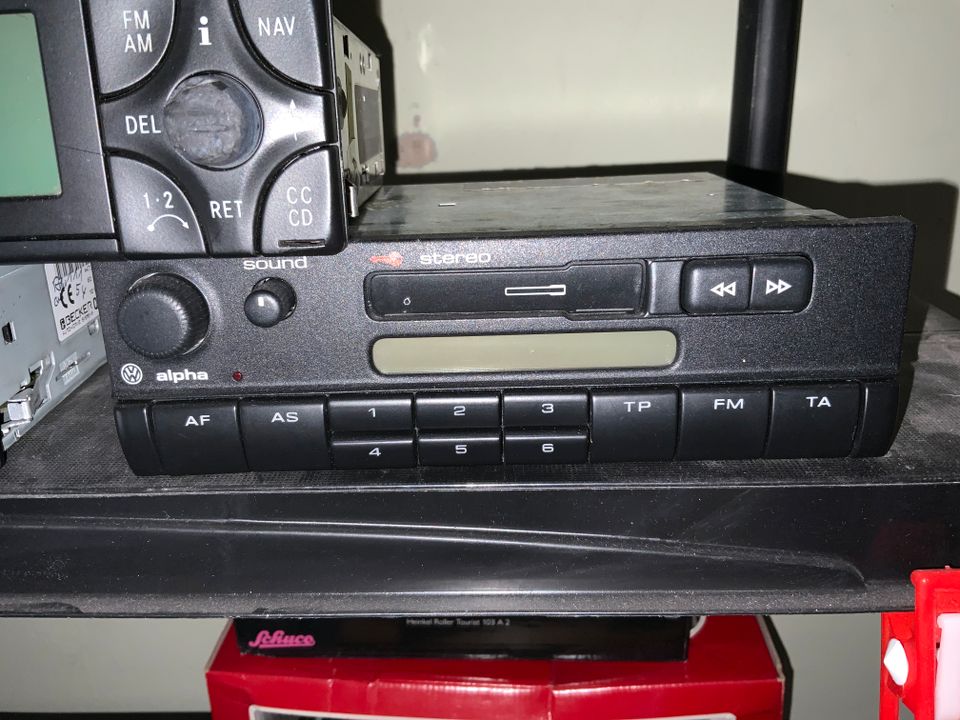 MERCEDES Radio Audio 10 CD MF 2199 A170 820 0186 in Troisdorf