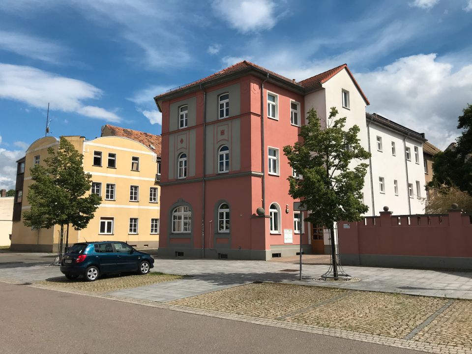 Meuselwitz - 4 Zimmer in ruhiger Zentrumlage - Parken im Hof ! in Meuselwitz