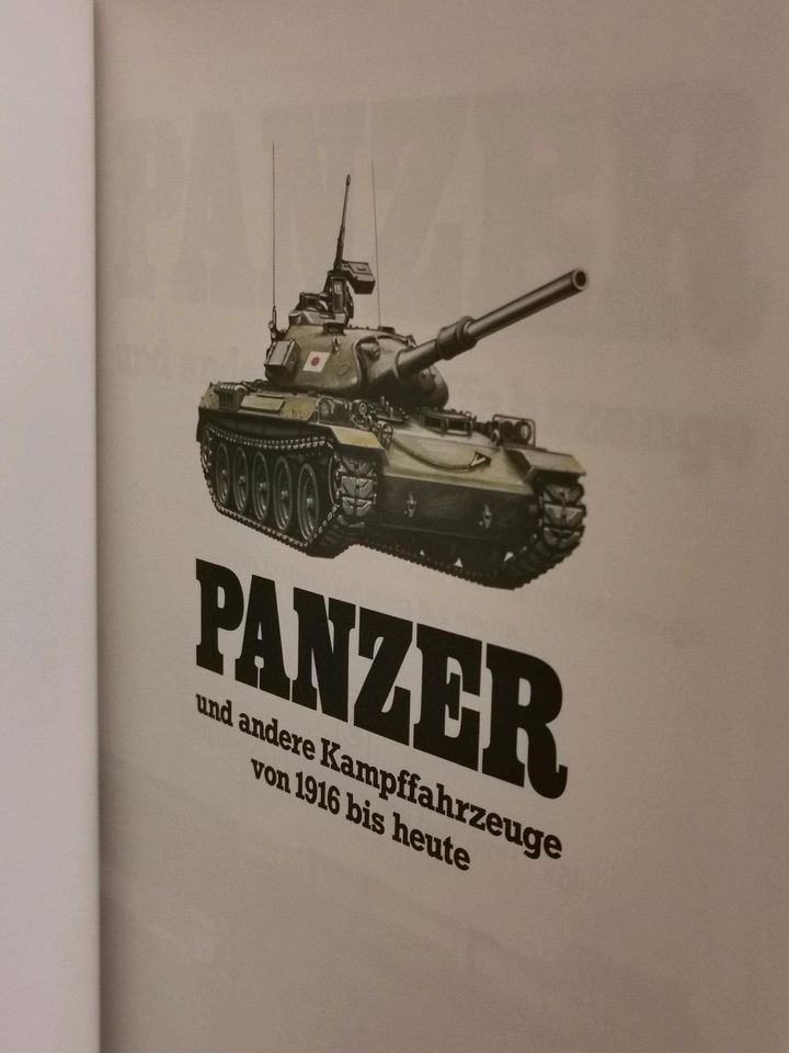 Panzer und andere Kampffahrzeuge von 1916 bis heute ~ NEU in Plankenfels