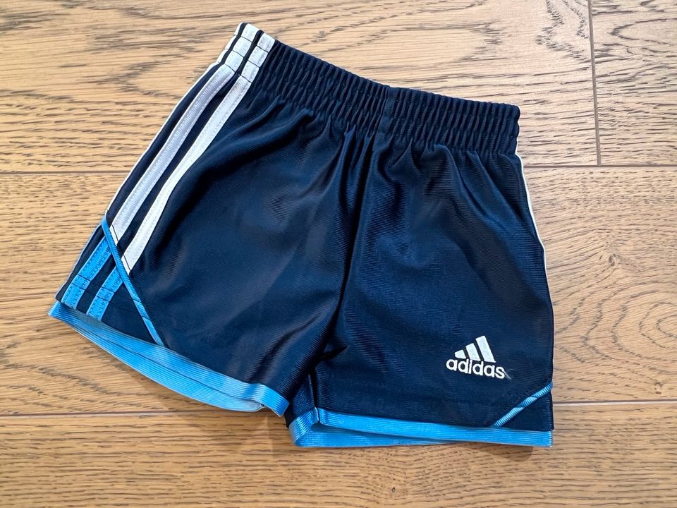 Adidas Baby Shorts | Retro | Turnhose | Größe 56 in Barum
