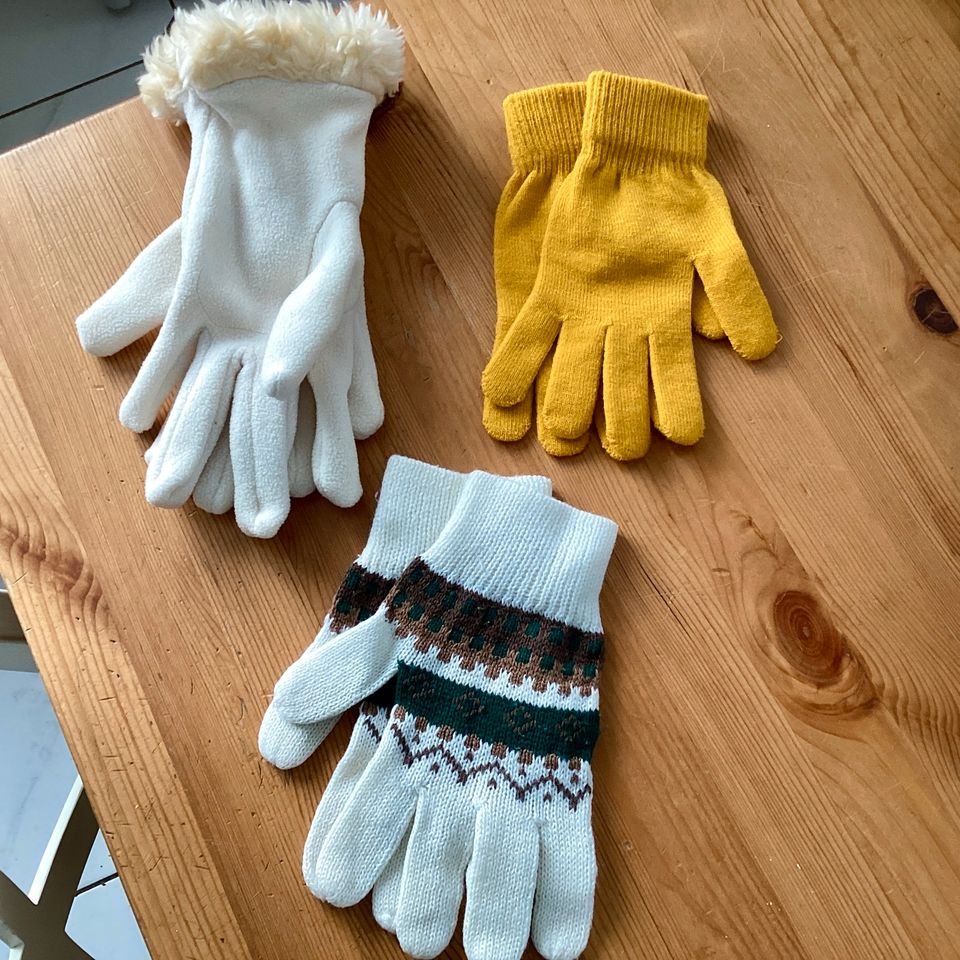 Drei Damen -Handschuhe   Größe 8 in Kiel