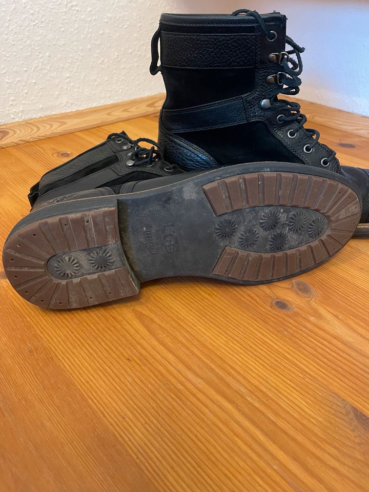 UGG Lederstiefel schwarz Gr. 47 in Neuss