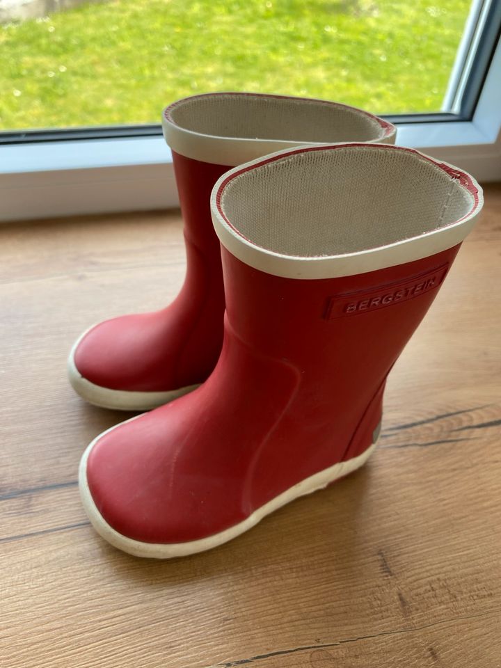 Bergstein Gummistiefel rot Gr. 21 Schuhe in Aichen