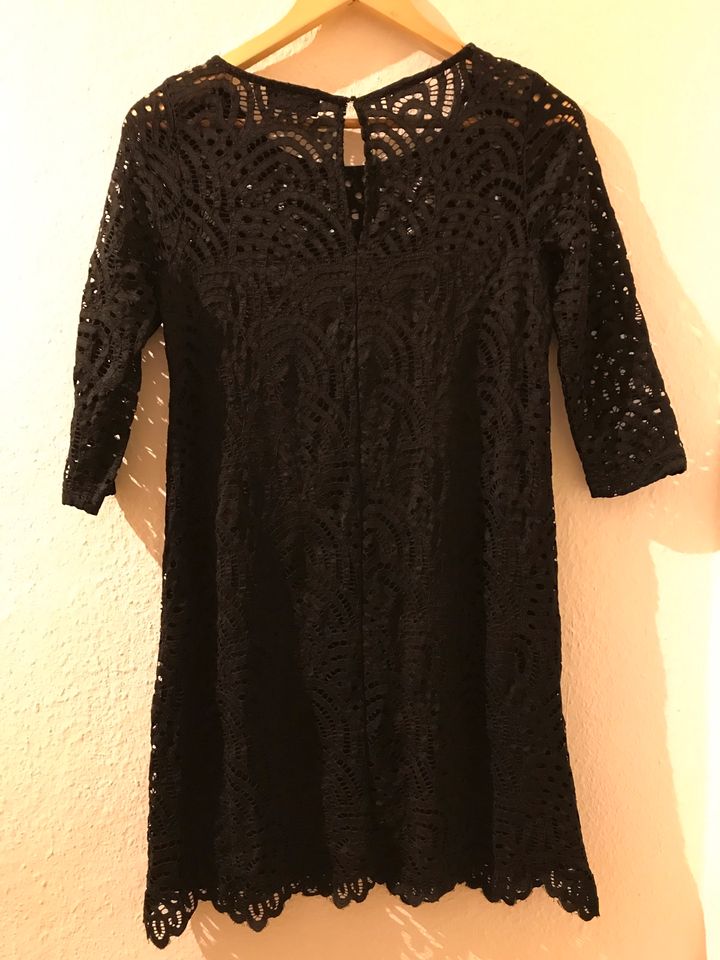 Schwarzes Spitzenkleid (Gr.38) in Karlsruhe